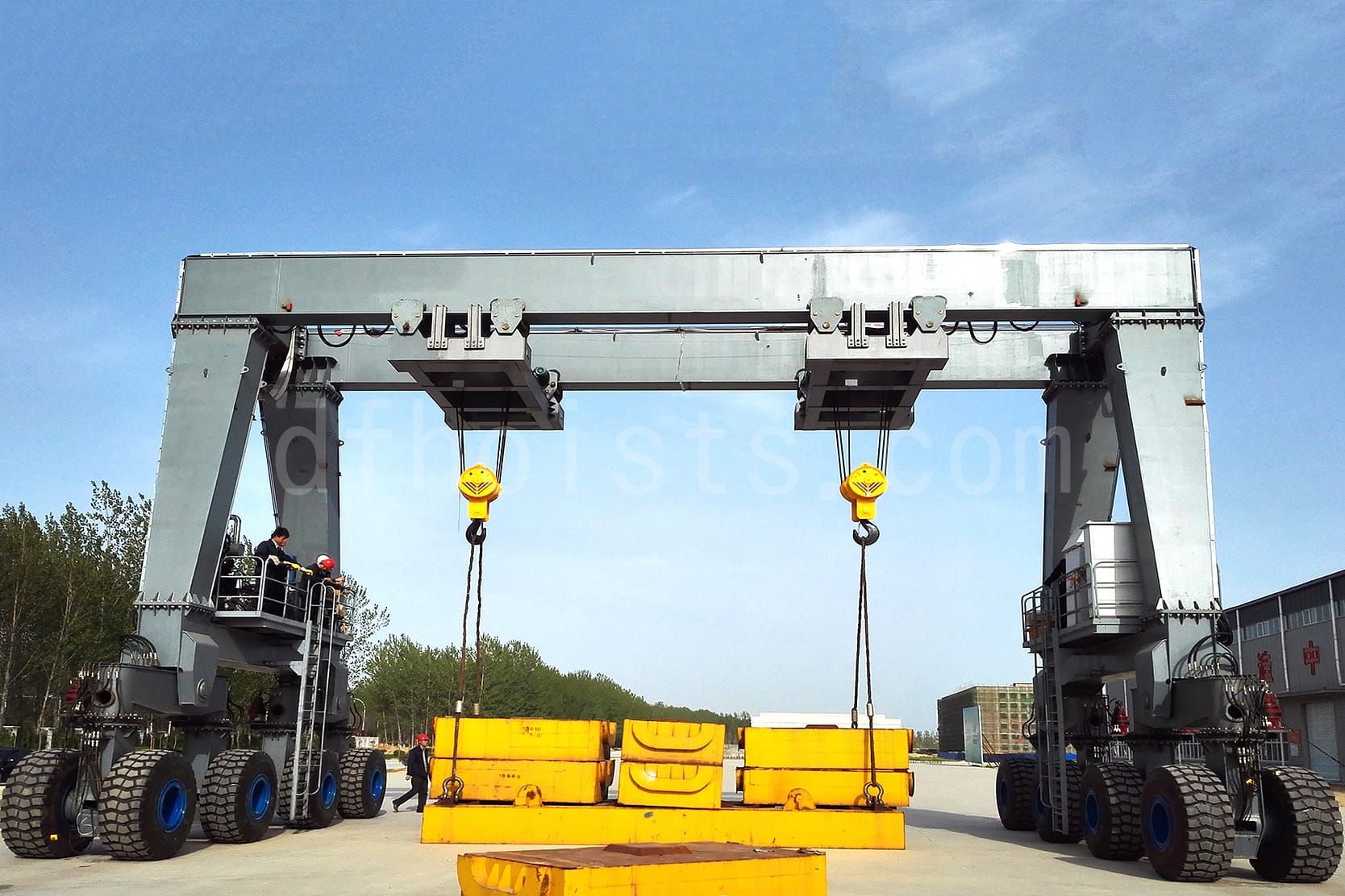 FEM Standard Rubber Tyre Gantry Cranes Manufacturer Dafang Crane